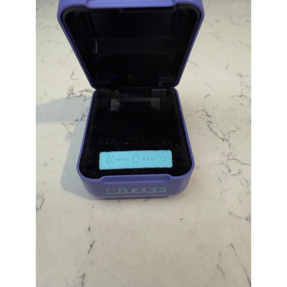 Bitzee Interactive Digital Hologram 3D Pet Takara Tomy Japan - Picture 9 of 10